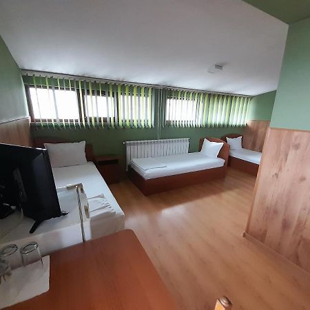 Fenerite Family Hotel Тирговиште Екстер'єр фото
