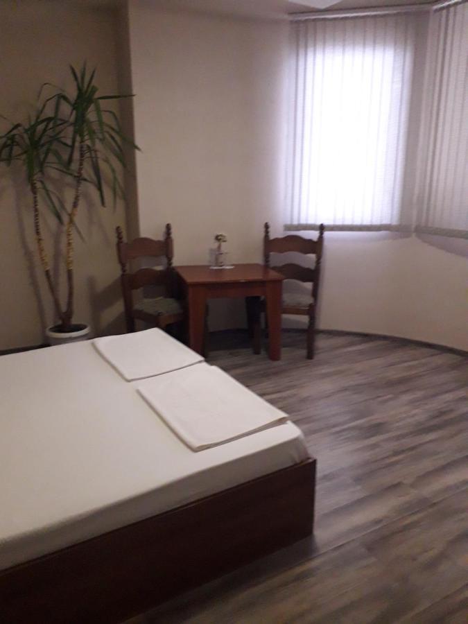 Fenerite Family Hotel Тирговиште Екстер'єр фото